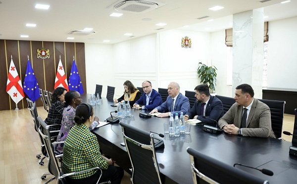 სოლომონ  პავლიაშვილი სამხრეთ კავკასიაში მსოფლიო ბანკის რეგიონულ დირექტორ როლანდ პრაისს შეხვდა