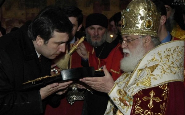 ნამდვილად მასშტაბურმა პიროვნებამ დაგვტოვა, მინდა ვუთხრა მათ, ვინც იმედგაცრუებული იყო ბოლო წლებში მისი სიჩუმით, ის იყო ძალიან ცუდად და იმყოფებოდა სრული კონტროლის ქვეშ - მიხეილ სააკაშვილი