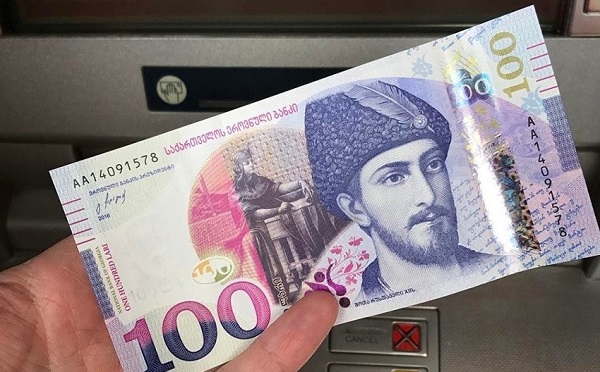 ლარი დოლართან გაუფასურდა