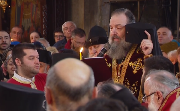 ილია მეორის გარდაცვალებიდან მეცხრე და ავტოკეფალიის აღდგენის დღესთან დაკავშირებით სიონის ტაძარში მსახურება მიმდინარეობს