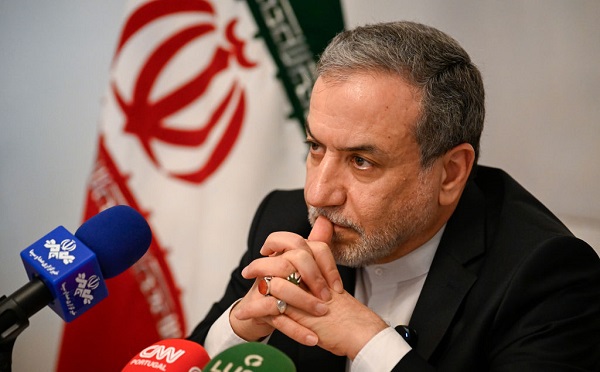 ემანუელ მაკრონს ერთი სიტყვაც არ უთქვამს, რათა ირანის წინააღმდეგ ომი დაეგმო - აბას არაღჩი