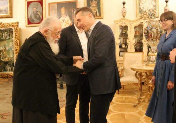 დასრულდა ეპოქა წინამძღოლისა, რომელმაც არაერთხელ გაგვიყვანა სამშვიდობოს და ჩვენი ქვეყნის თითოეული მოქალაქის გულში განსაკუთრებული სინათლე დატოვა - ბიძინა და ეკატერინა ივანიშვილები 