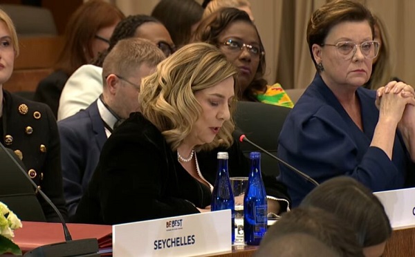 დღეს ჩვენ ერთი საერთო პასუხისმგებლობა გვაერთიანებს - ჩვენი შვილების კეთილდღეობა და მომავალი, როგორც პირველი ლედი, მთელი გულით ვემსახურები ამ მისიას და უპირველეს ყოვლისა, მოგმართავთ როგორც 4 შვილის დედა - თამარ ბაგრატიონი