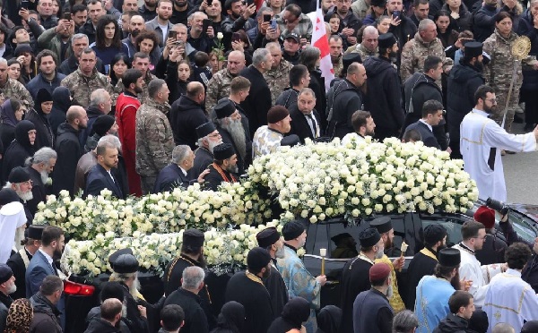 ილია II სიონის საპატრიარქო ტაძარში დაკრძალეს