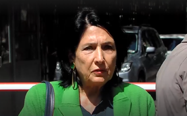 ბრწყინვალე შვიდეულის დროს, მოსამართლე თუ გაბედავს, ეს განაჩენი დატოვოს, ესე იგი ღმერთის არ ეშინია - სალომე ზურაბიშვილი სააპელაციო სასამართლოში მივიდა