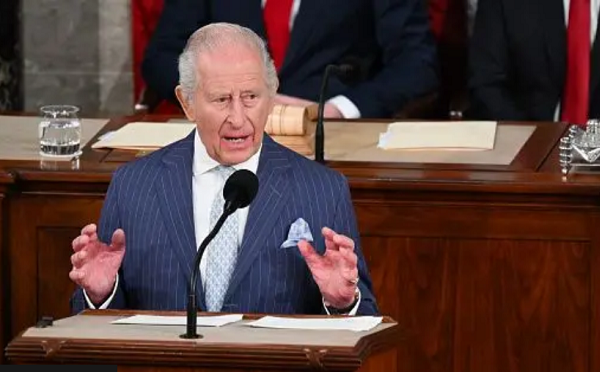 2001 წლის 11 სექტემბრის შემდეგ, როდესაც ნატო-მ პირველად გამოიყენა მე-5 მუხლი, ჩვენ ერთად ვუპასუხეთ გამოწვევას, ისევე როგორც ორი მსოფლიო ომის დროს, დღესაც, იგივე გადაწყვეტილებაა საჭირო უკრაინის მამაცი ხალხის დასაცავად - მეფე ჩარლზ III