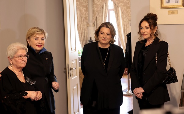 თამარ ბაგრატიონი მეჰრიბან ალიევასთან ერთად მირზა-ფათალი ახუნდოვის სახელობის აზერბაიჯანული კულტურის მუზეუმს ეწვია