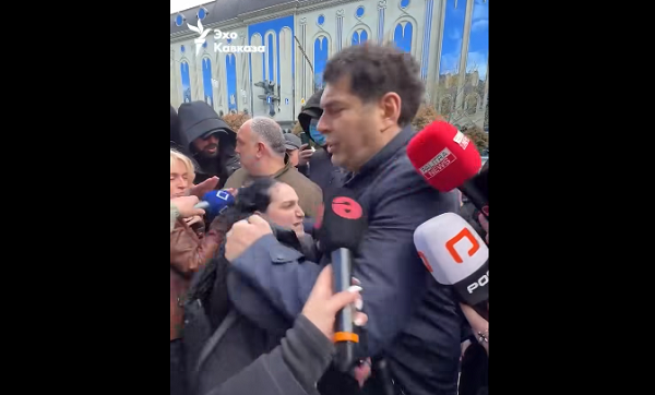 ბექა დავითულიანი დაუპირისპირდა აქტივისტ მარიამ მეყანწიშვილს, რომელმაც მას „ქვეყნის გამყიდველი