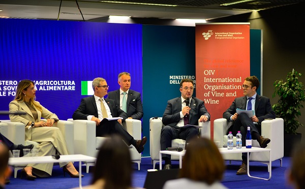 8 მაისს საქართველოში ღვინის ეროვნულ დღეს აღვნიშნავთ; სიამოვნებით გავხდებოდი ყველა იმ ადამიანის მასპინძელი, ვისაც უყვარს და აფასებს ქართულ ღვინოს- დავით სონღულაშვილი