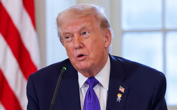 აშშ 13 აპრილს ირანის პორტებში შემავალი ან გამომავალი გემების ბლოკირებას დაიწყებს - დონალდ ტრამპი