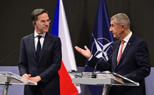 ანდრეი ბაბიში მარკ რუტეს დაჰპირდა, რომ ჩეხეთი ნატო-ს წინაშე აღებულ ვალდებულებებს შეასრულებს