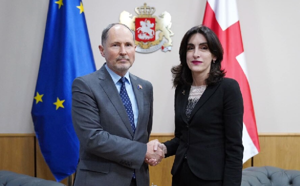 მაკა ბოჭორიშვილი პაველ ჰერჩინსკის ხვდება