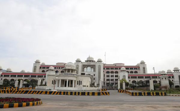 აშშ-ის დელეგაცია პაკისტანში ჩავიდა - Reuters