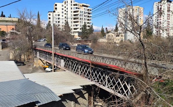 მდინარე დიღმურას ხიდზე, 15 აპრილიდან ხუთი თვის განმავლობაში, საავტომობილო მოძრაობა სრულად შეიზღუდება