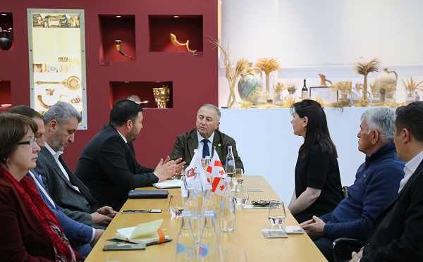 სოფლის მეურნეობის სამეცნიერო-კვლევით ცენტრში თურქეთის ხეხილის ნერგების მწარმოებელთა ასოციაციის წარმომადგენლებთან შეხვედრა გაიმართა