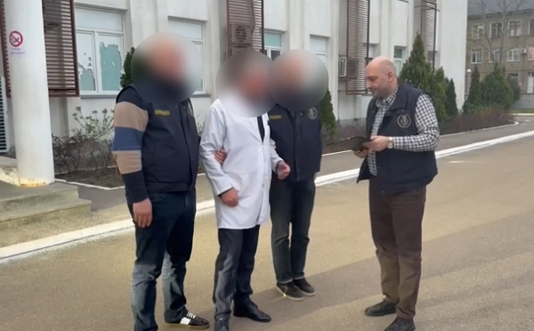 სამხედრო სამსახურისთვის თავის არიდების მიზნით ყალბი სამედიცინო დასკვნის გაცემისთვის ქუთაისის სამხედრო ჰოსპიტლის განყოფილების უფროსი დააკავეს