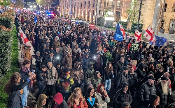„ერთად დამოუკიდებლობისთვის“ - ფილარმონიიდან პარლამენტისკენ საპროტესტო მარში გაიმართა
