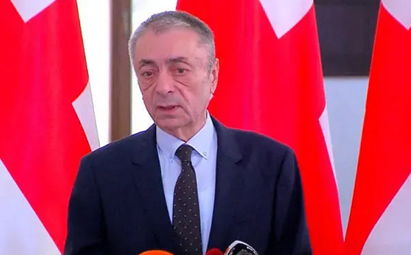 დღეს „ბაიერნმა“ რომ გამოაცხადოს, კარში შარმანაშვილი დგებაო, პსჟ ამას არ გააპროტესტებს? - არა, ოპოზიციამ იცის, რას ნიშნავს მდინარაძის პოლიტიკაში მობრუნება, იმიტომ არიან ასეთ ხასიათზე - თენგიზ შარმანაშვილი