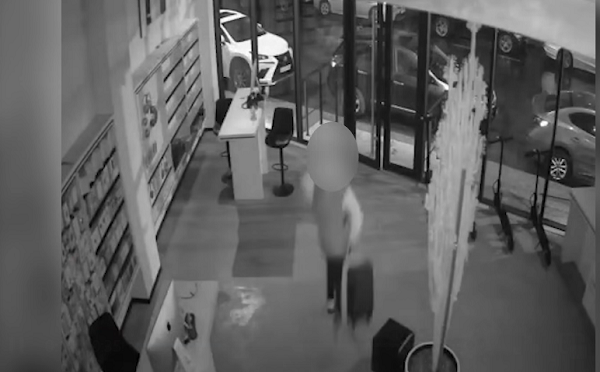 პოლიციამ ქურდობის ბრალდებით, წარსულში ანალოგიური დანაშაულისთვის მრავალჯერ ნასამართლევი და ამჟამად პირობითი მსჯავრის ქვეშ მყოფი პირი დააკავა