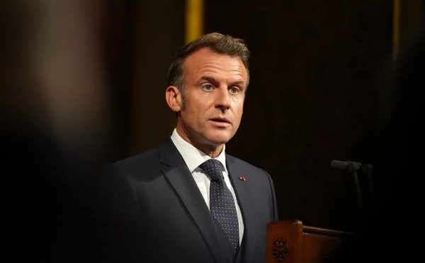 ემანუელ მაკრონი მასუდ ფეზეშქიანს ესაუბრა