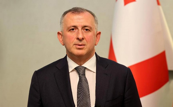 აჭარის მთავრობის თავმჯდომარის თანამდებობაზე ზურაბ პატარაძის კანდიდატურა წარადგინეს