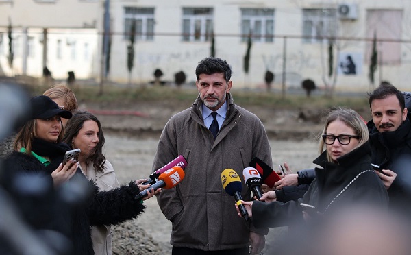 ეს იყო საარჩევნო კამპანიისთვის მიზანმიმართული ხელის შეშლა, რომელიც წახალისებული იყო ქვეყნის გარედან, ეს ექსტრემისტული დაჯგუფება იმართება გარედან, ჩვეულებრივი უსამშობლო მოღალატეები არიან - კახა კალაძე ელენე ხოშტარიაზე