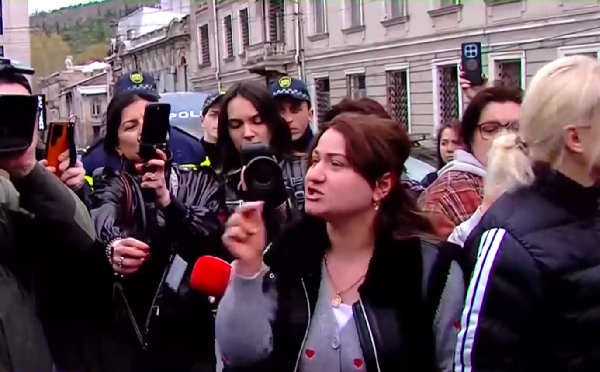 ხმაური იყო მთავრობის ადმინისტრაციასთან - პოლიციამ დიუშენით დაავადებული ბავშვების მშობლებს 