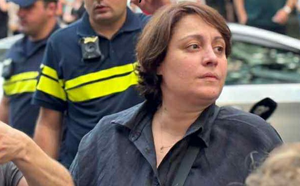 ხშირად Facebook-ის ქარიშხლები, პირადი კინკლაობები, მთავარის დანახვაში გვიშლის ხელს - ელენე ხოშტარია