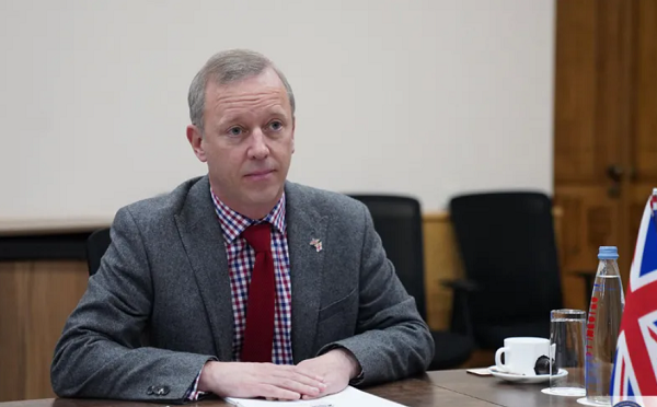 „ოპოზიციის ალიანსი“ ბრიტანეთის ელჩს ხვდება