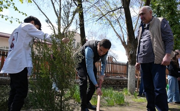 22 აპრილს დედამიწის დღე აღინიშნება