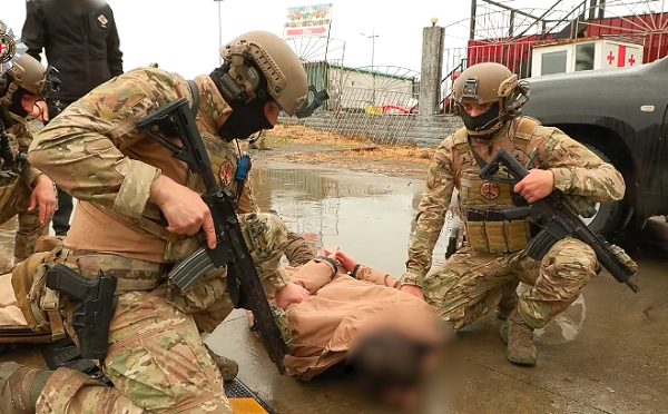 სუს-მა ტერორისტულ ორგანიზაცია „ისლამურ სახელმწიფოში“ გაწევრიანებისა და ტერორისტულ საქმიანობაში დახმარების ბრალდებით ორი პირი დააკავა