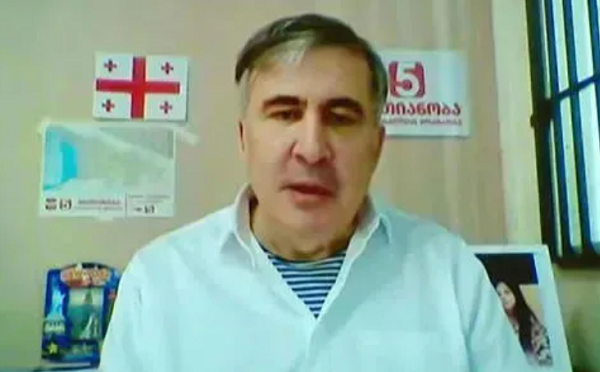 გაბრაზებული ვარ დიქტატურაზე და დამპყრობლებზე, ხოლო ოპოზიციის ზოგიერთი წევრით უბრალოდ იმედგაცრუებული ვარ, ძირითადად იმის გამო, რომ ისინი მოწყდნენ ხალხს და არეული აქვთ სამიზნე - მიხეილ სააკაშვილი