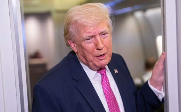 დავურეკე მაკრონს, რომელსაც ცოლი ცუდად ექცევა და ყბაში დარტყმისგან გონს ჯერ არ მოსულა, ვუთხარი, სპარსეთის ყურეში გვინდა დახმარება, მიპასუხა: არა, არა, ამას ვერ გავაკეთებთ, ეს ომის შემდეგ შეგვიძლიაო - დონალდ ტრამპი