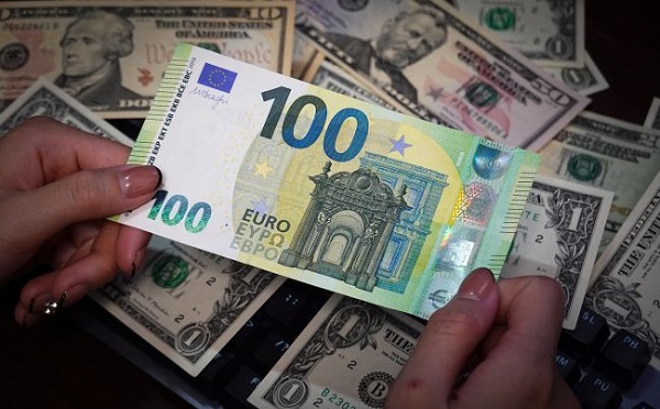 ლარი დოლართან მიმართებით გამყარდა, ევროსთან გაუფასურდა