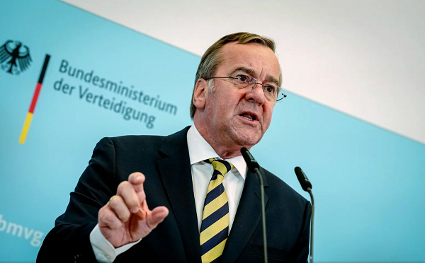 ბორის პისტორიუსმა გერმანიის პირველი სამხედრო სტრატეგია წარადგინა, რომლის მიზანიც ევროპაში ყველაზე ძლიერი არმიის შექმნაა