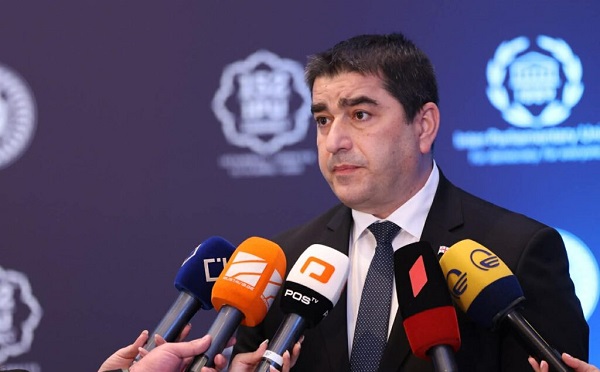„ოპოზიციის ალიანსმა“ დააანონსა კარდაკარი და გამოუვიდა სკამდასკამი - შალვა პაპუაშვილი