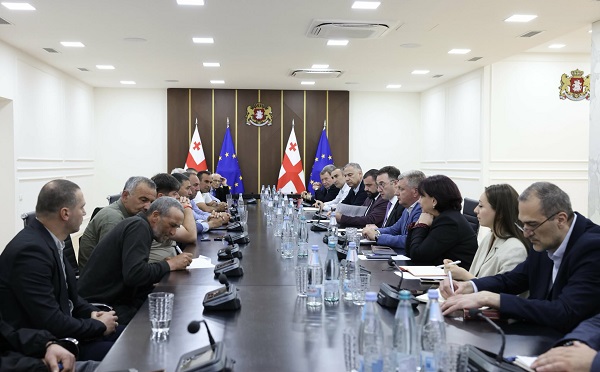 დავით სონღულაშვილი წვრილფეხა მესაქონლე ფერმერებსა და ექსპორტიორებს შეხვდა