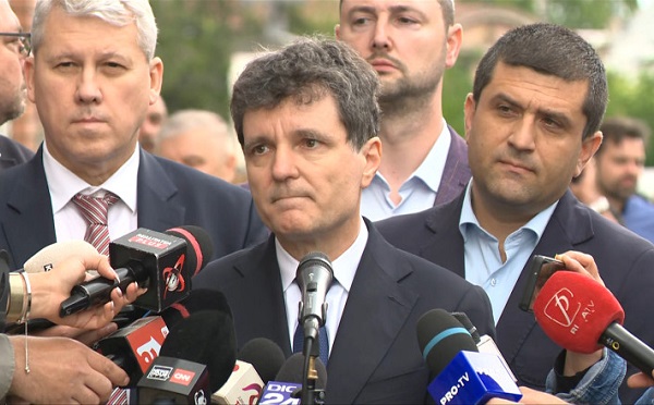 დრონს, რომელიც საცხოვრებელ კორპუსს შეეჯახა, უკრაინის საჰაერო თავდაცვამ მოარტყა, რის შემდეგაც ტრაექტორია შეიცვალა, ინციდენტზე პასუხისმგებლობა რუსეთს ეკისრება - რუმინეთის პრეზიდენტი