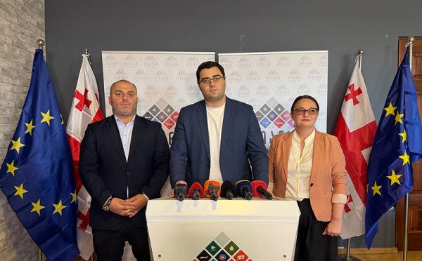 სისტემა ჟონავს და რამდენიც არ უნდა ეცადოს შსს დაგვაჯეროს, რომ ეს არის ეპიზოდური ძალადობის ფაქტები, ყველამ კარგად ვიცით, რომ სინამდვილეში ეს არის სისტემური წამების პრაქტიკა - ვისაც გაქვთ მსგავსი მასალა, გაასაჯაროვეთ - „ოპოზიციის ალიანსი“