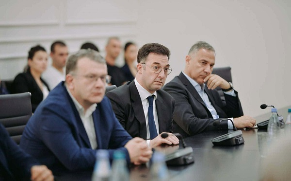 დავით სონღულაშვილი აგროსასურსათო პროდუქციის ექსპორტიორებს შეხვდა