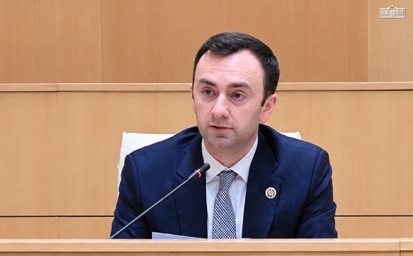 ვინც დესტაბილიზაციისკენ გიბიძგებს, გაშანტაჟებს, ხელს აფარებს რადიკალებს და ცდილობს დაგსაჯოს შენს ქვეყანაში მშვიდობის შენარჩუნების გამო, საქართველოს ნამდვილი მეგობარი ვერასდროს იქნება - ლევან მახაშვილი