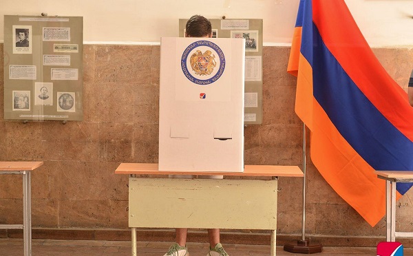 სომხეთის პარლამენტში მმართველი პარტია „სამოქალაქო კონტრაქტი“ 61 მანდატს მიიღებს, ბლოკი „ძლიერი სომხეთი“ - 28 მანდატს