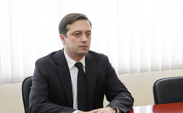 სახალხო დამცველი ლევან ხაბეიშვილისთვის გარე სამყაროსთან, მათ შორის, შვილებთან კომუნიკაციის უფლების შეზღუდვის საკითხის შესწავლის შედეგად, პარლამენტს საკითხის დარეგულირებისთვის წინადადებით მიმართავს