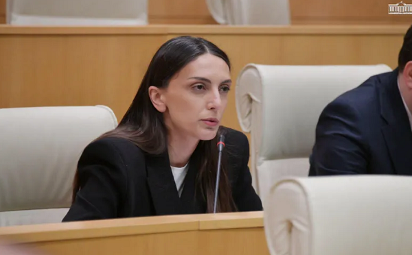 თქვენს პირობებში შეწყდა აშშ-სთან სტრატეგიული პარტნიორობა, ნამყოფი ხართ თემურ ლენგის საფლავზე, მაგრამ საოკუპაციო ხაზთან - არა! რატომ არიან თქვენი კოლეგები დასანქცირებული და თქვენ არა? - ვიკა ფილფანი კობახიძეს