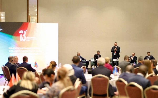 „დეზინფორმაციის სტრატეგიები, ხელოვნური ინტელექტი და სოციალური ქსელების როლი ინფორმაციის სანდოობის უზრუნველყოფაში“- ცესკო მეცამეტე საერთაშორისო კონფერენციას მასპინძლობს