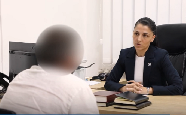 ყოფილი მეუღლის ინტიმური შინაარსის ფოტოსურათების მოპოვებისა და მის ოჯახის წევრებთან გავრცელების ფაქტზე ერთი პირი დააკავეს
