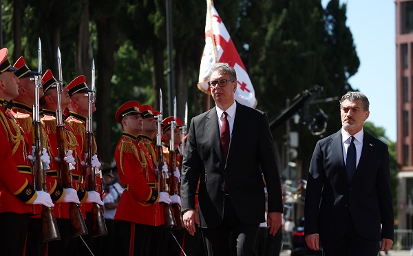 პრეზიდენტის სასახლეში სერბეთის პრეზიდენტის დახვედრის ოფიციალური ცერემონია გაიმართა