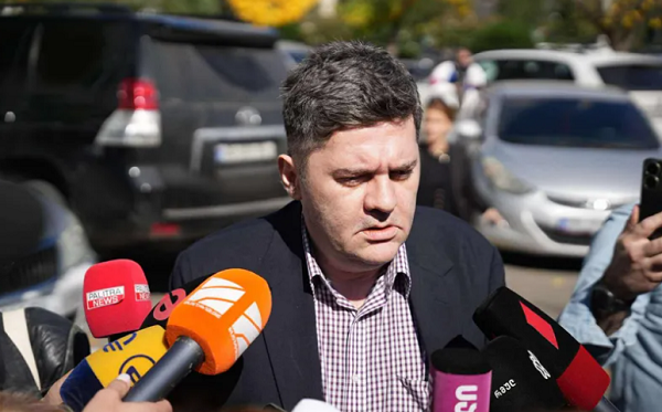 ბაჩო ახალაიას ივანიშვილის დამხობის შესახებ განცხადებასთან დაკავშირებულ საქმეზე, 2 წლითა და 6 თვით თავისუფლების აღკვეთა მიესაჯა