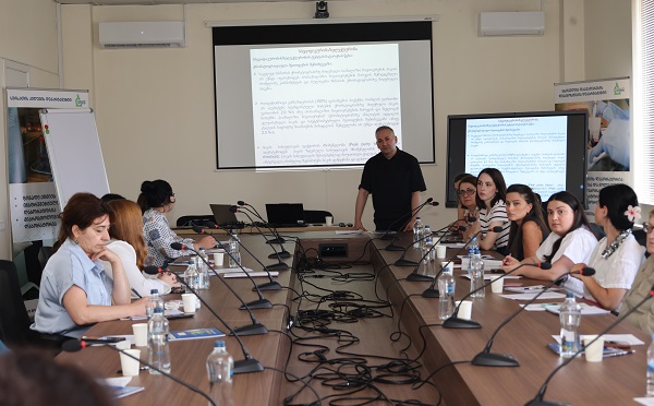 სოფლის მეურნეობის სახელმწიფო ლაბორატორიაში კვლევითი სფეროს წარმომადგენლებს ტრენინგი ჩაუტარდათ