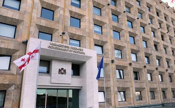მანიპულაციურია ინფორმაცია, თითქოს, საქართველოს მთავრობამ თბილისში, სასტუმრო „საქართველოში“ მდებარე 3.237 კვადრატული მეტი ფართი სიმბოლურ ფასად გაასხვისა - მთავრობის ადმინისტრაცია